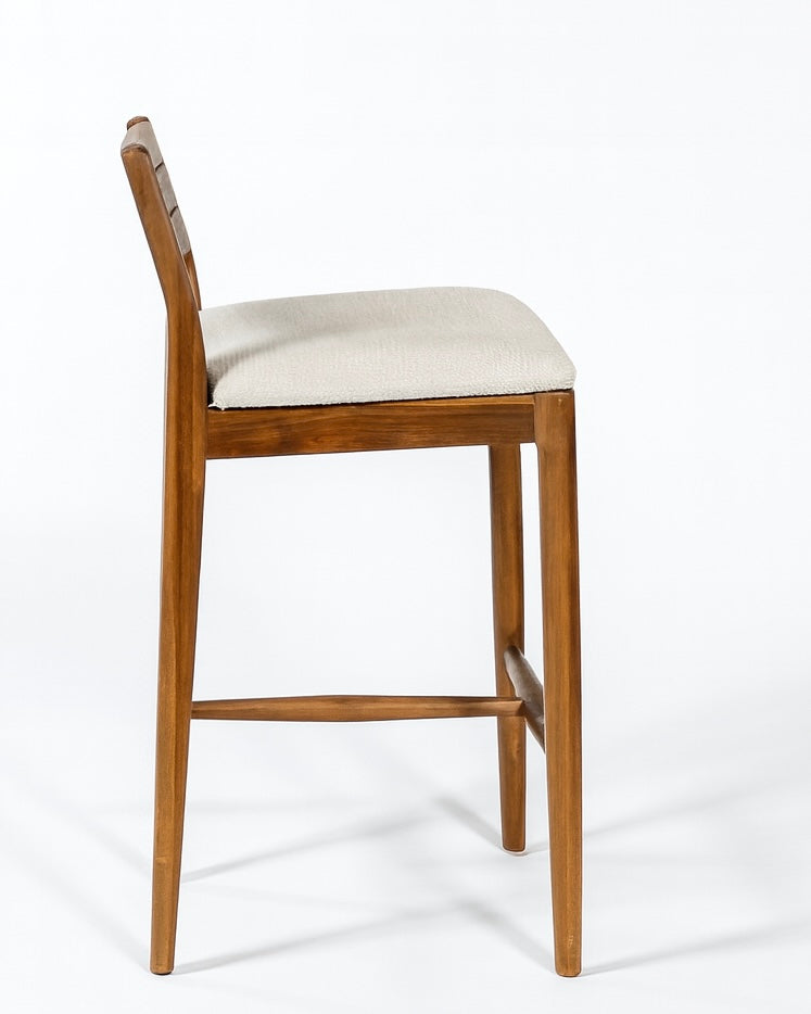 כסא בר דגם טהיטי בגוון אגוז עשיר