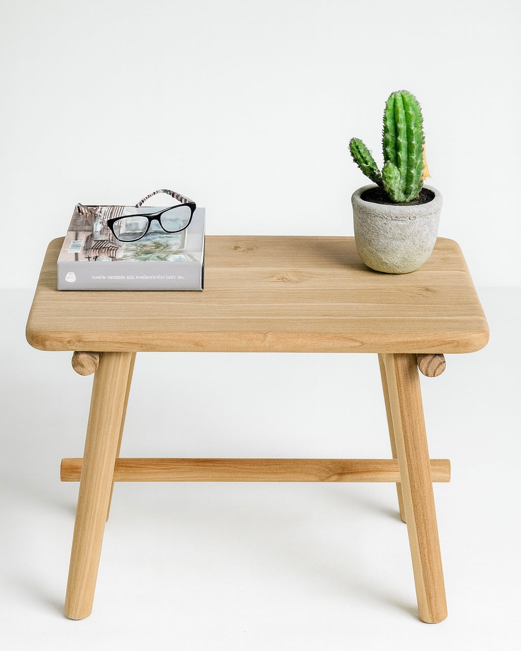 שולחן צד דגם מיאמי בעיצוב נורדי קלאסי