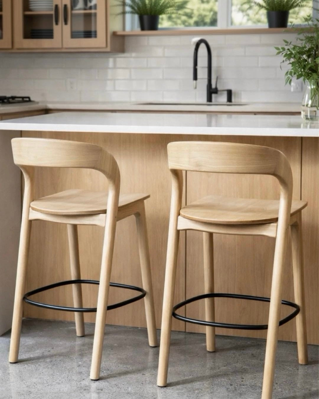 כסא בר דגם אפק צבע טבעי