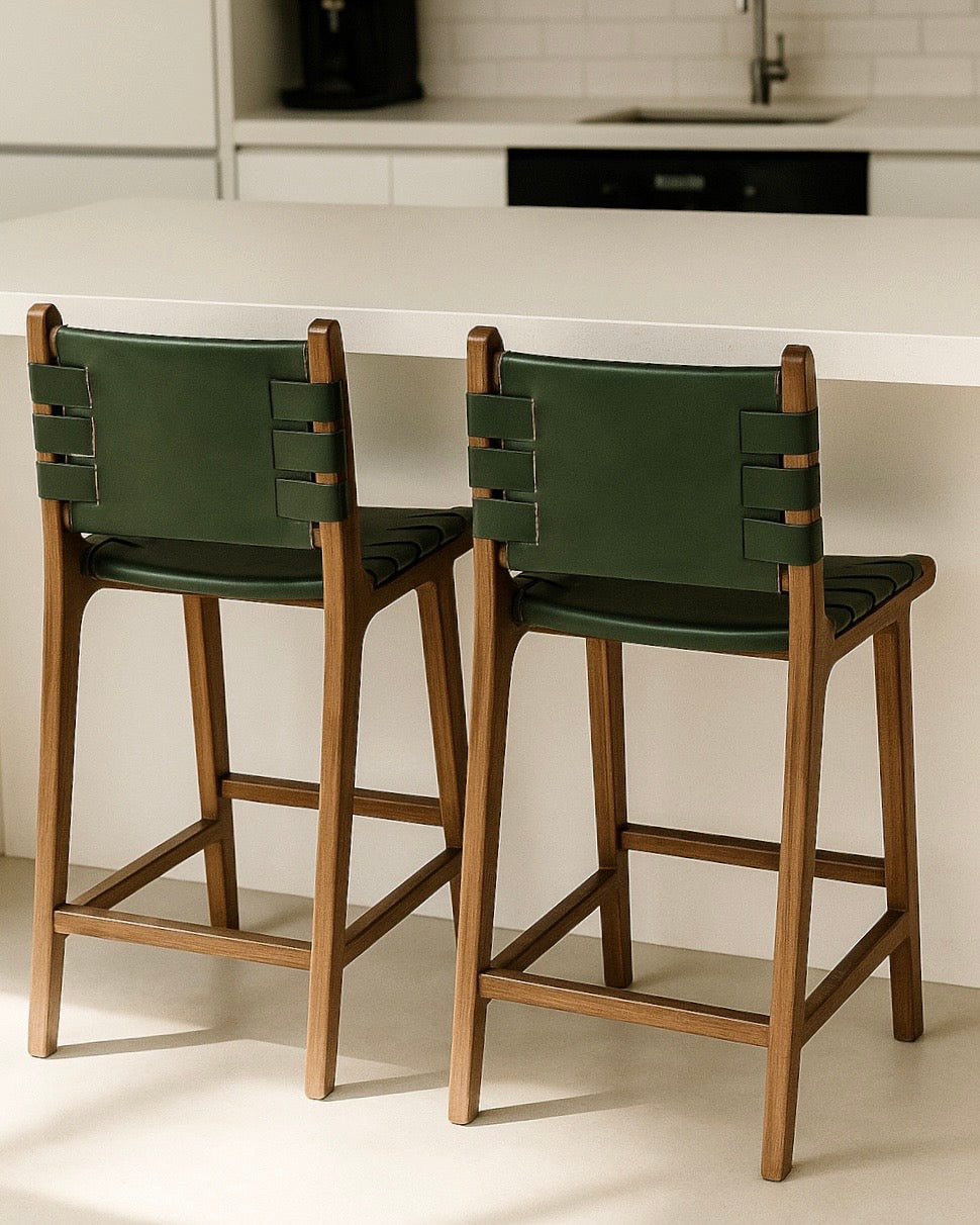 כסא בר דגם לנוקס בגוון אגוז עשיר